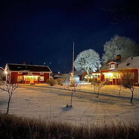 Aeventyrsgardens Vandrarhem, Kinnekulle Källby エクステリア 写真