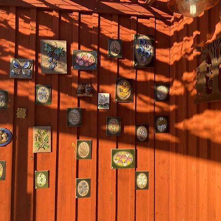Aeventyrsgardens Vandrarhem, Kinnekulle Källby エクステリア 写真
