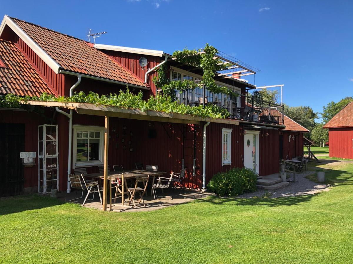 Aeventyrsgardens Vandrarhem, Kinnekulle Källby エクステリア 写真