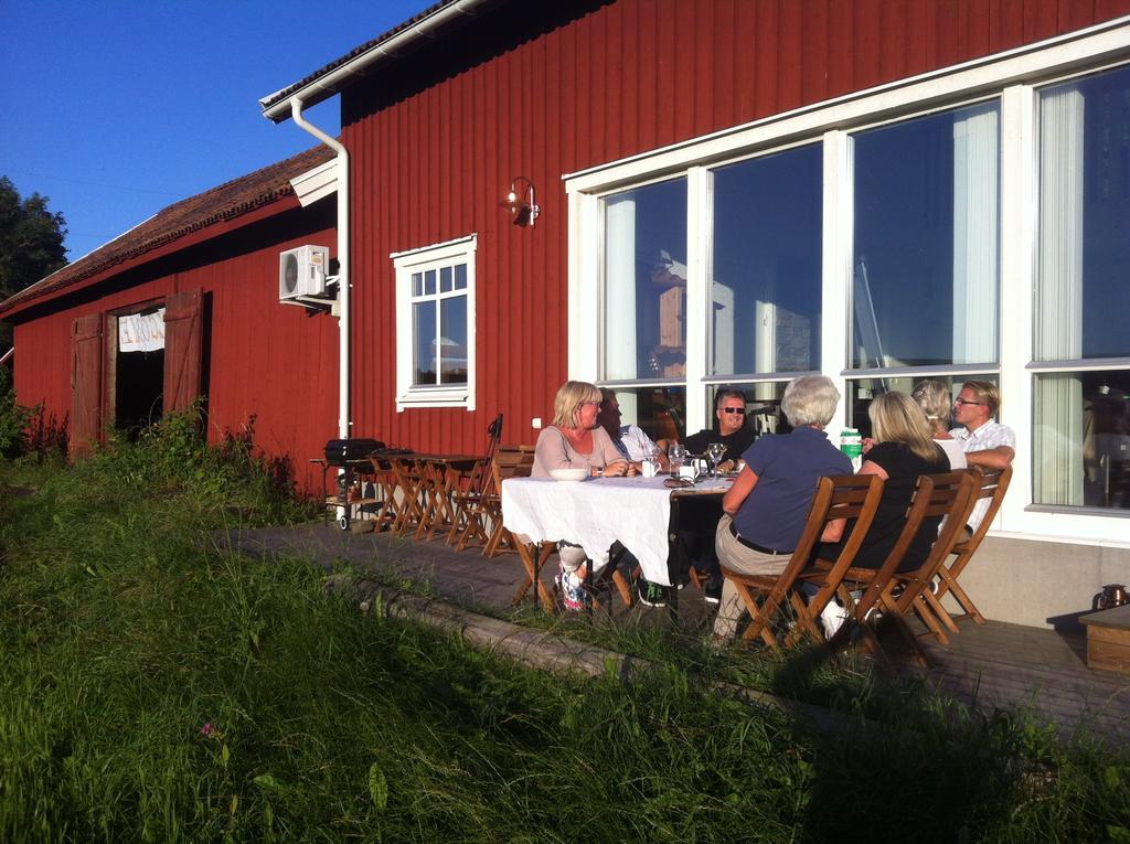 Aeventyrsgardens Vandrarhem, Kinnekulle Källby エクステリア 写真