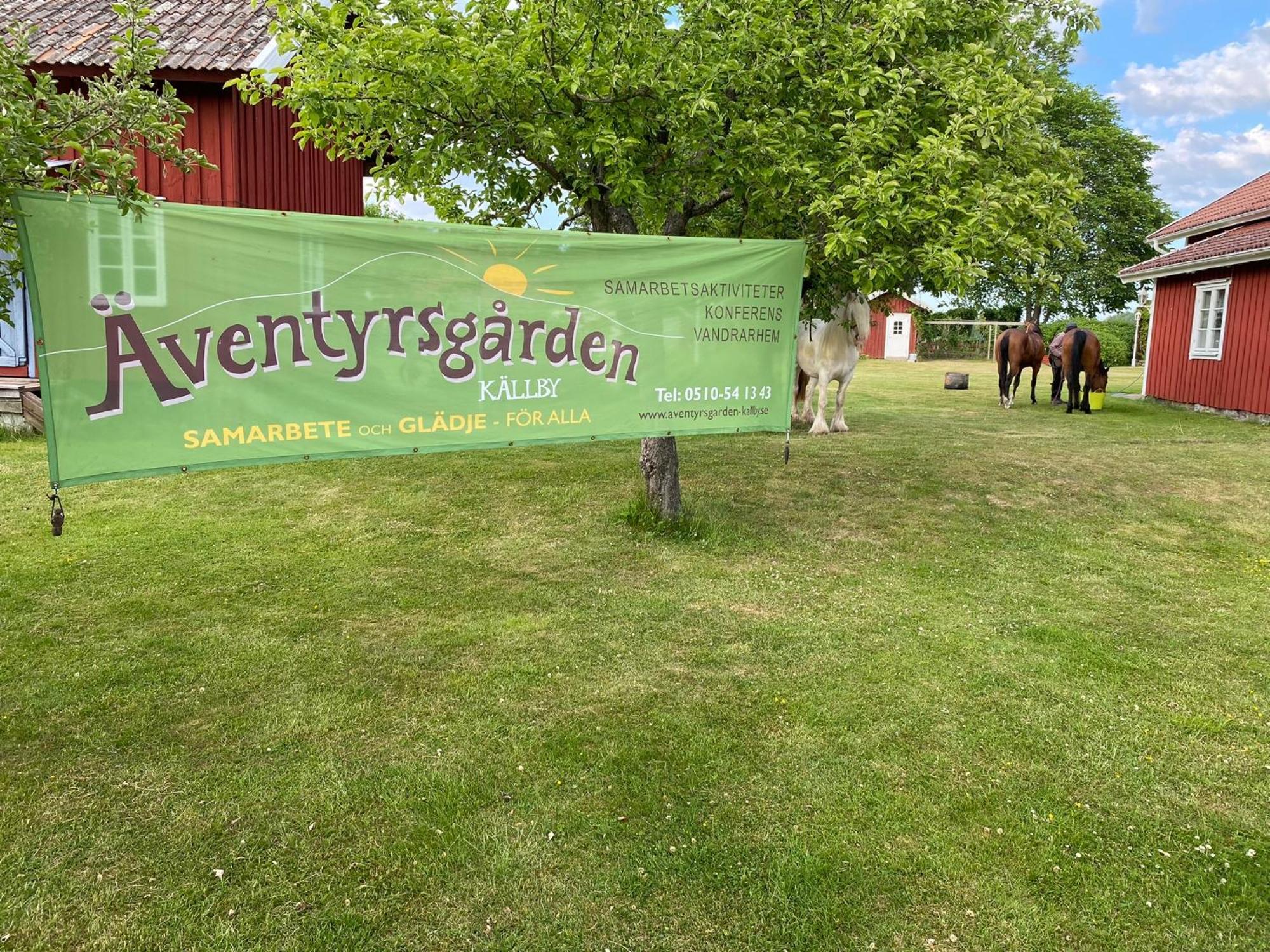 Aeventyrsgardens Vandrarhem, Kinnekulle Källby エクステリア 写真