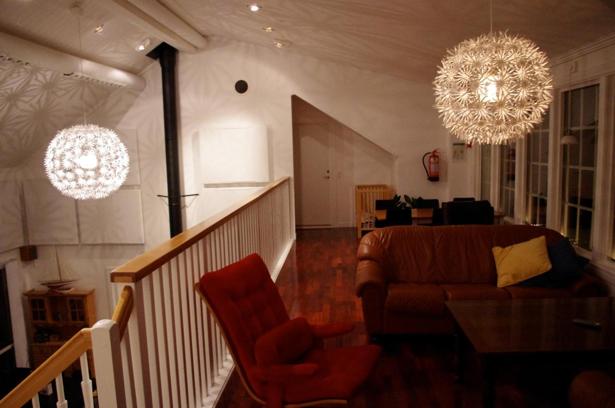 Aeventyrsgardens Vandrarhem, Kinnekulle Källby エクステリア 写真