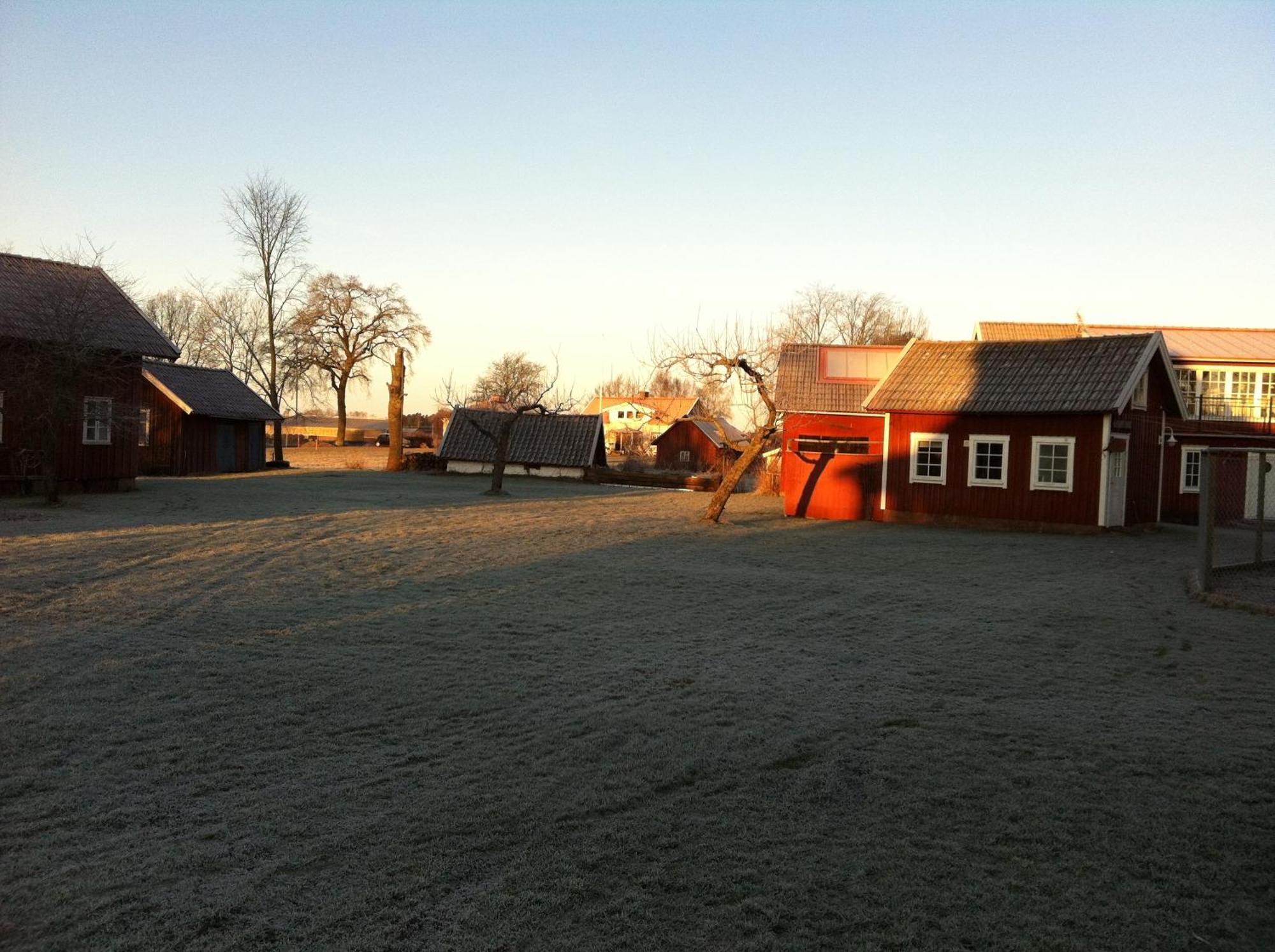 Aeventyrsgardens Vandrarhem, Kinnekulle Källby エクステリア 写真