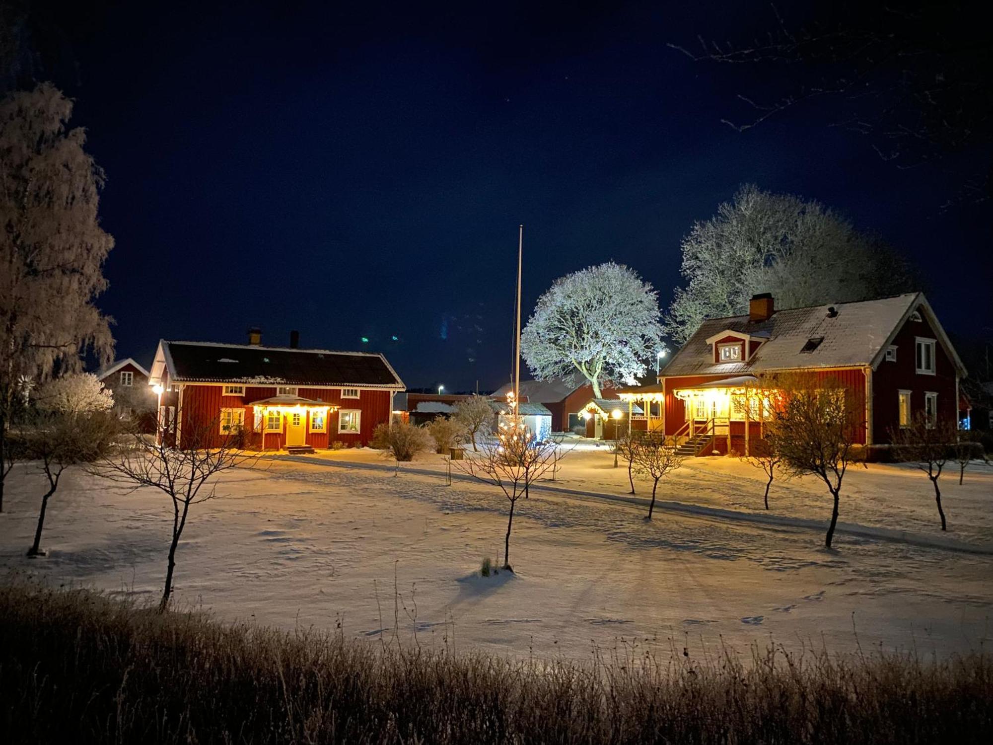 Aeventyrsgardens Vandrarhem, Kinnekulle Källby エクステリア 写真