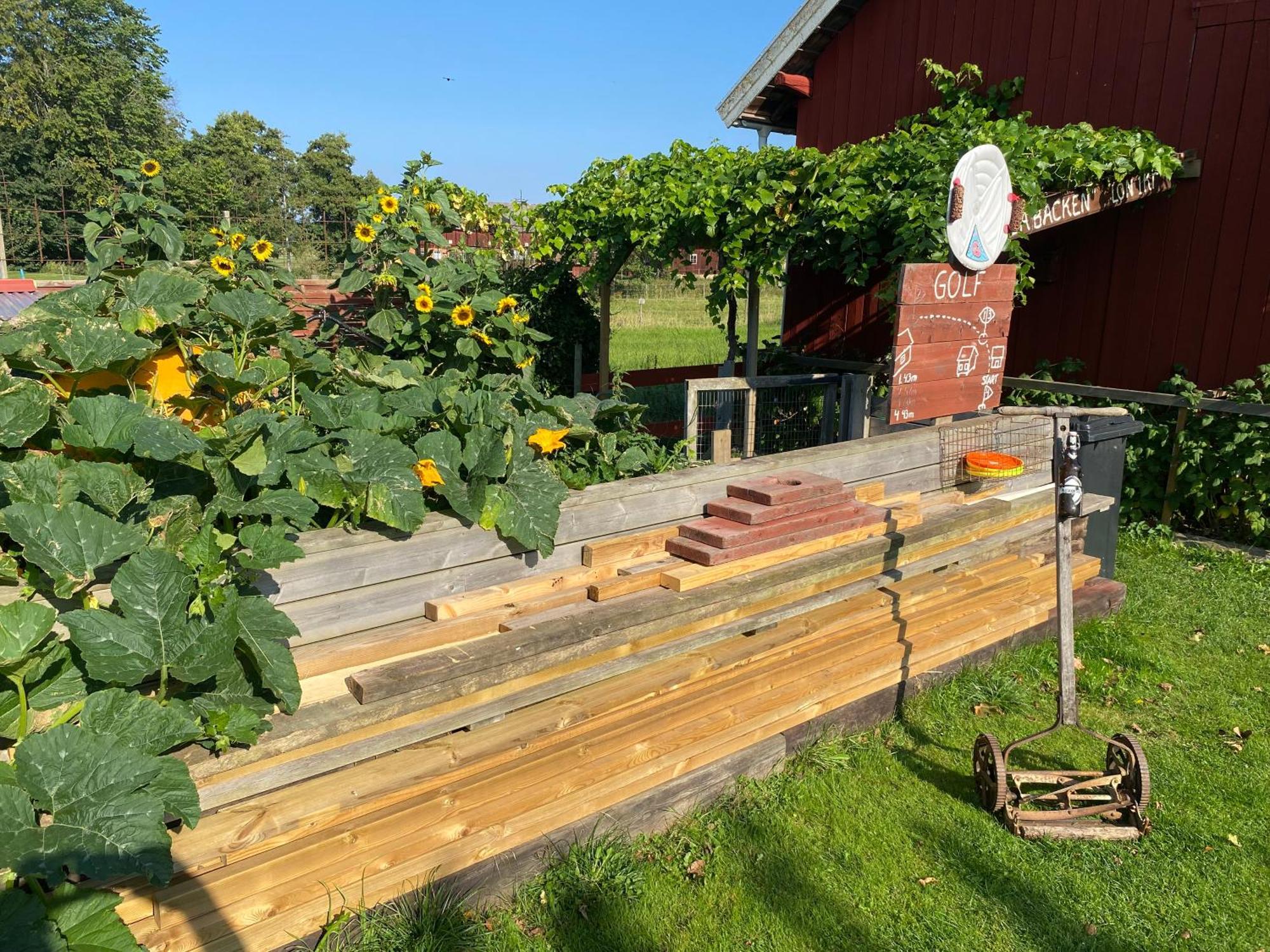 Aeventyrsgardens Vandrarhem, Kinnekulle Källby エクステリア 写真