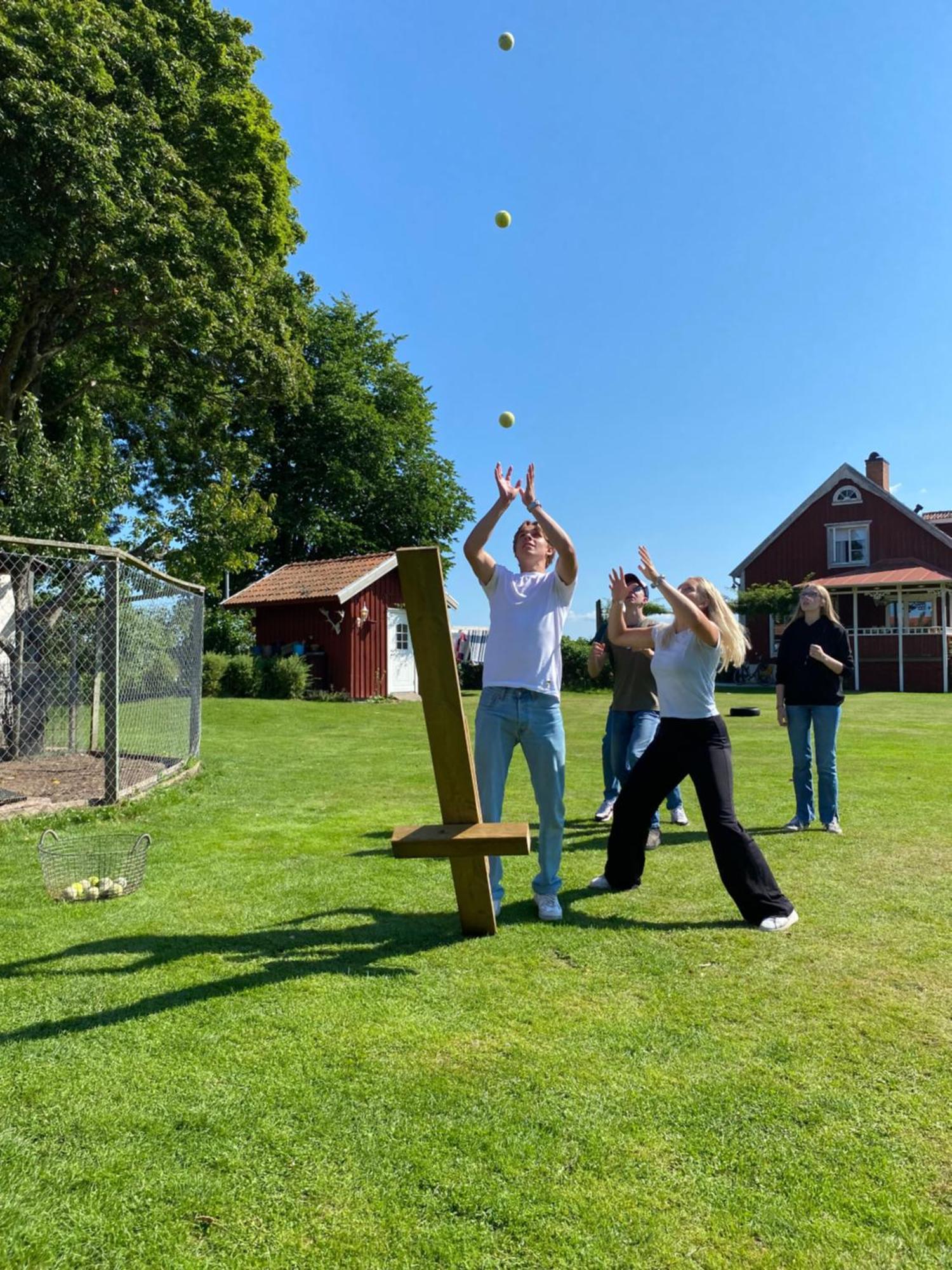 Aeventyrsgardens Vandrarhem, Kinnekulle Källby エクステリア 写真