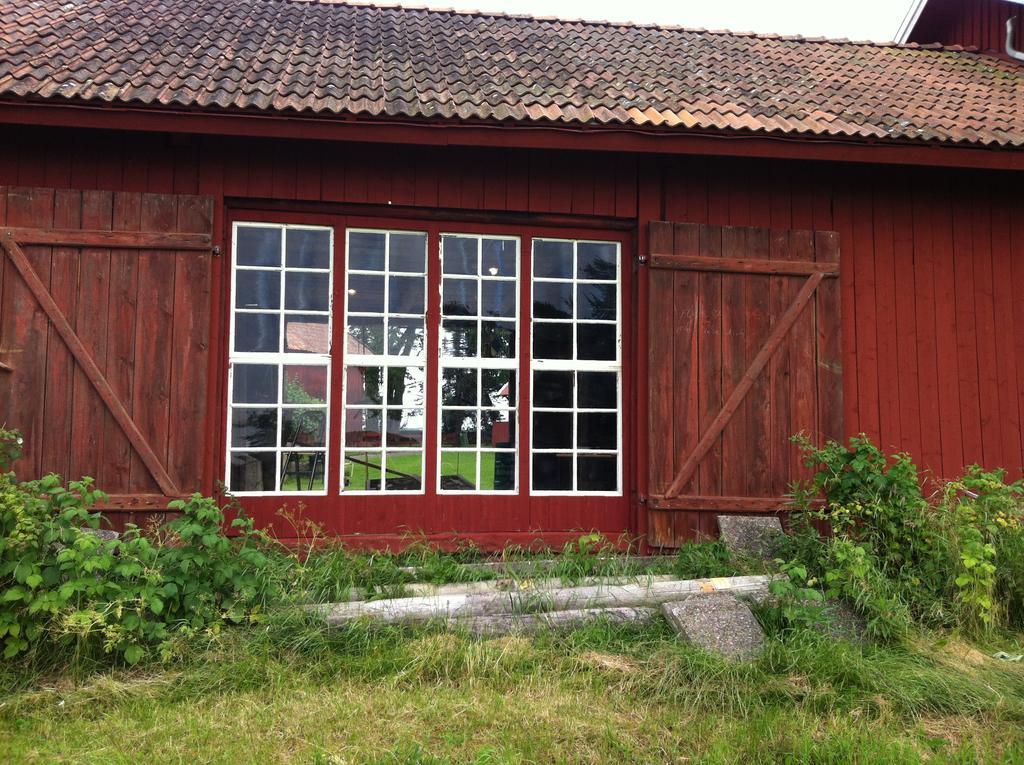Aeventyrsgardens Vandrarhem, Kinnekulle Källby エクステリア 写真