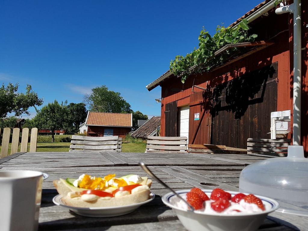 Aeventyrsgardens Vandrarhem, Kinnekulle Källby エクステリア 写真
