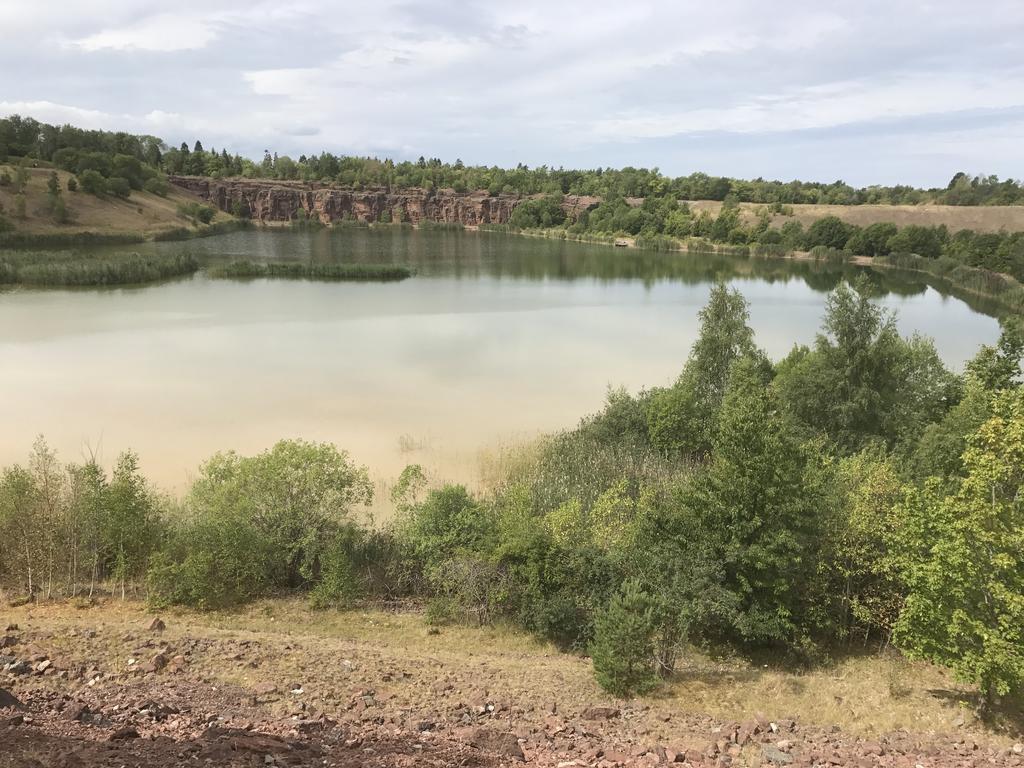 Aeventyrsgardens Vandrarhem, Kinnekulle Källby エクステリア 写真